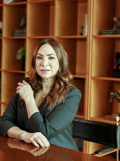 Retrato de María Teresa Tirado Díaz en las oficinas de Grupo Collins