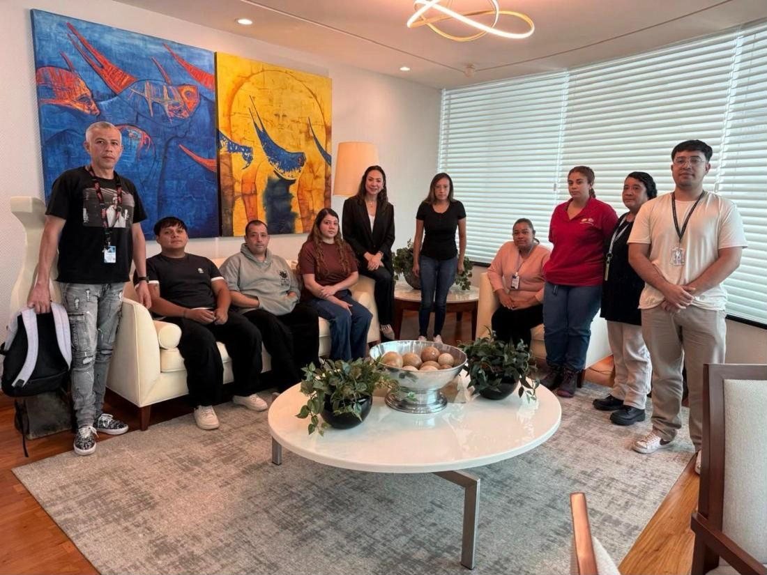 Reunión mensual de diálogo con colaboradoras y colaboradores de Grupo Collins.